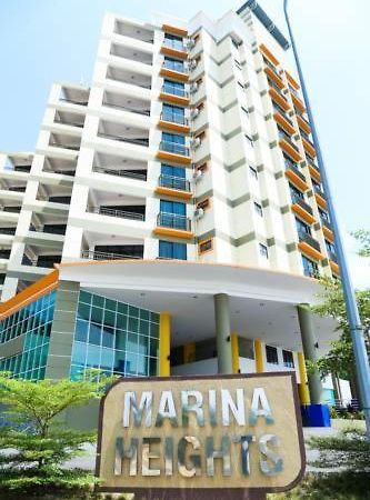 Marina Heights Seaview Resort Apartment II Lumut Zewnętrze zdjęcie