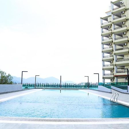 Marina Heights Seaview Resort Apartment II Lumut Zewnętrze zdjęcie