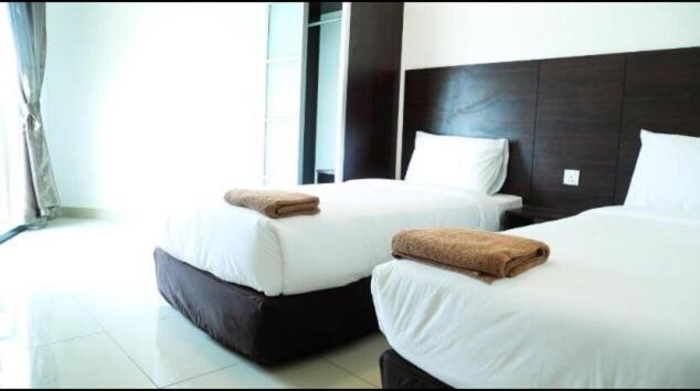 Marina Heights Seaview Resort Apartment II Lumut Zewnętrze zdjęcie